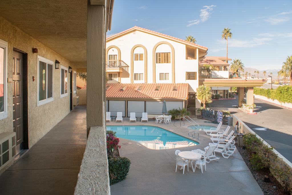 Red Lion Inn & Suites Cathedral City Palm Springs المظهر الخارجي الصورة