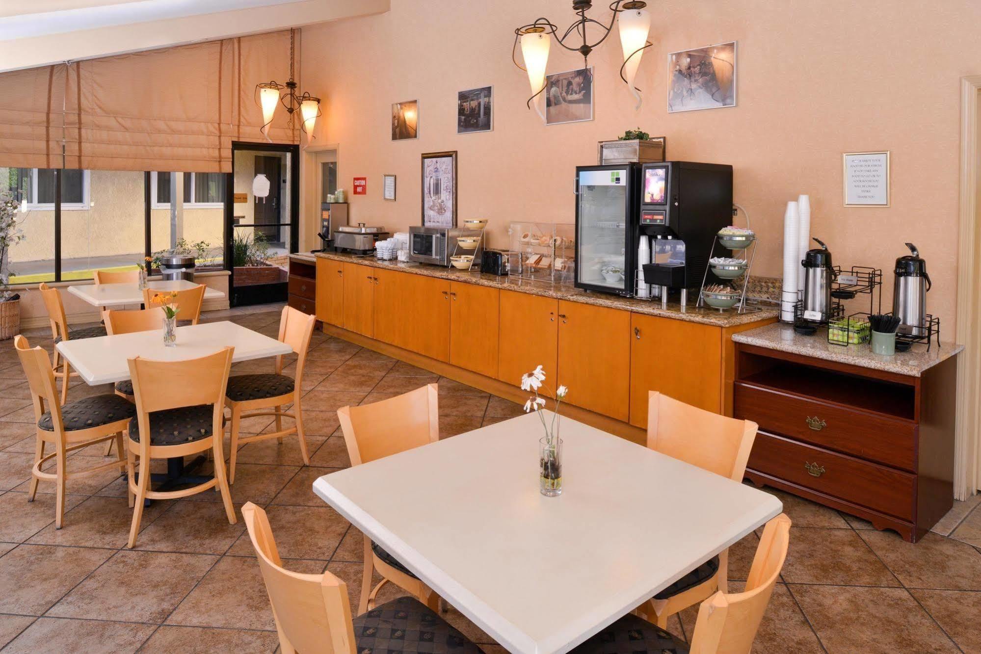 Red Lion Inn & Suites Cathedral City Palm Springs المظهر الخارجي الصورة