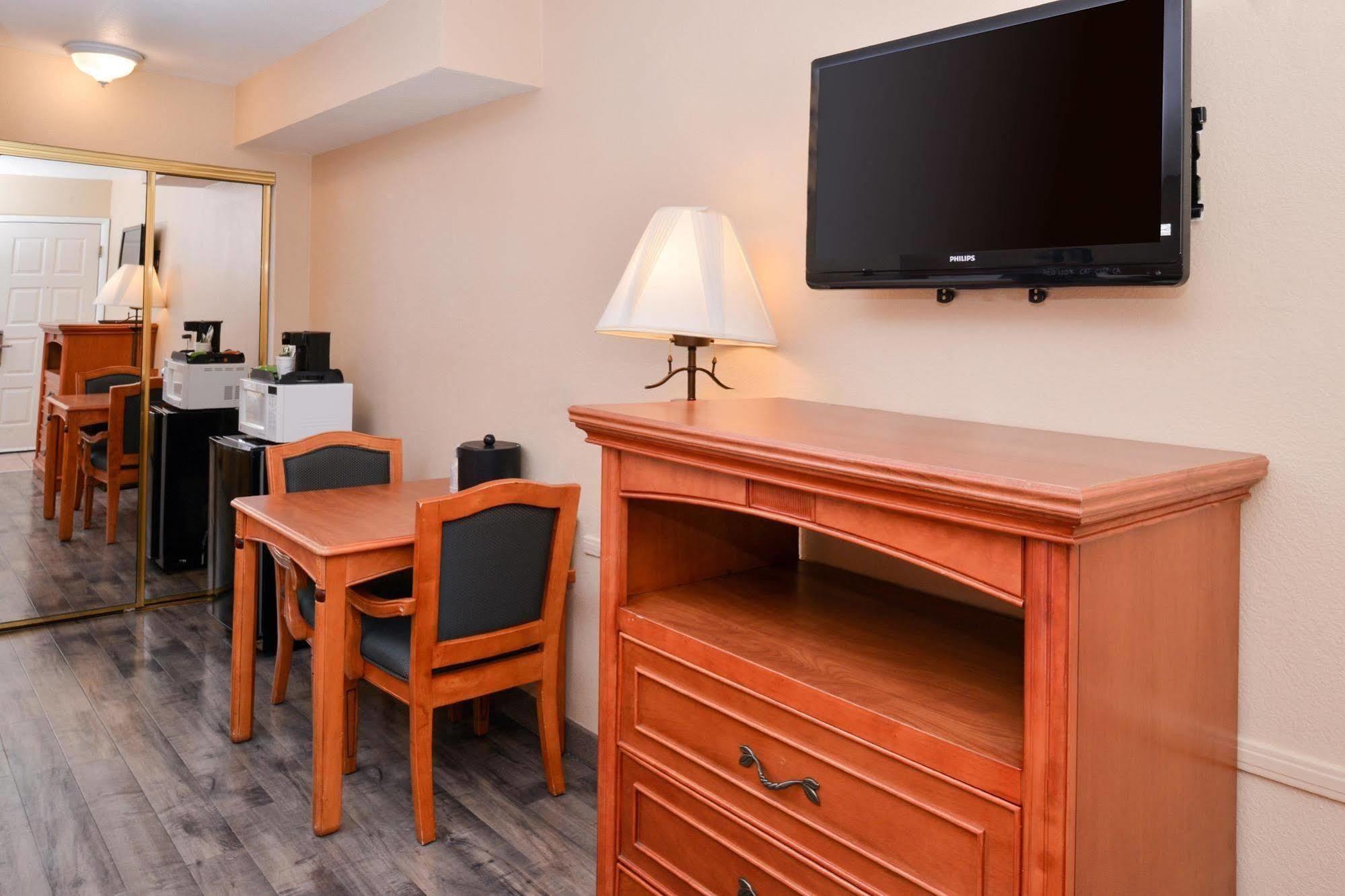Red Lion Inn & Suites Cathedral City Palm Springs المظهر الخارجي الصورة