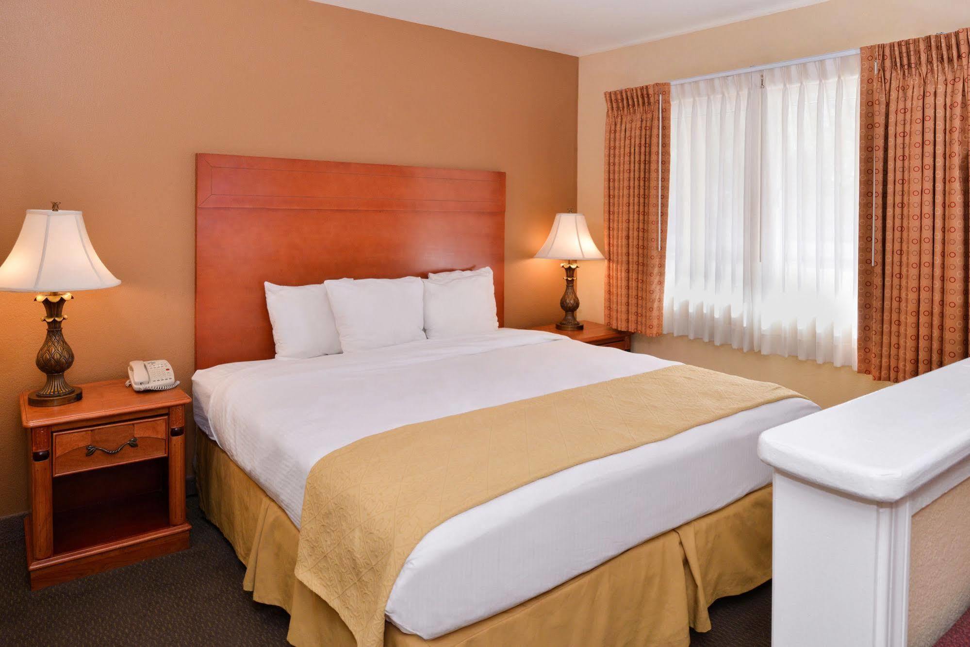 Red Lion Inn & Suites Cathedral City Palm Springs المظهر الخارجي الصورة
