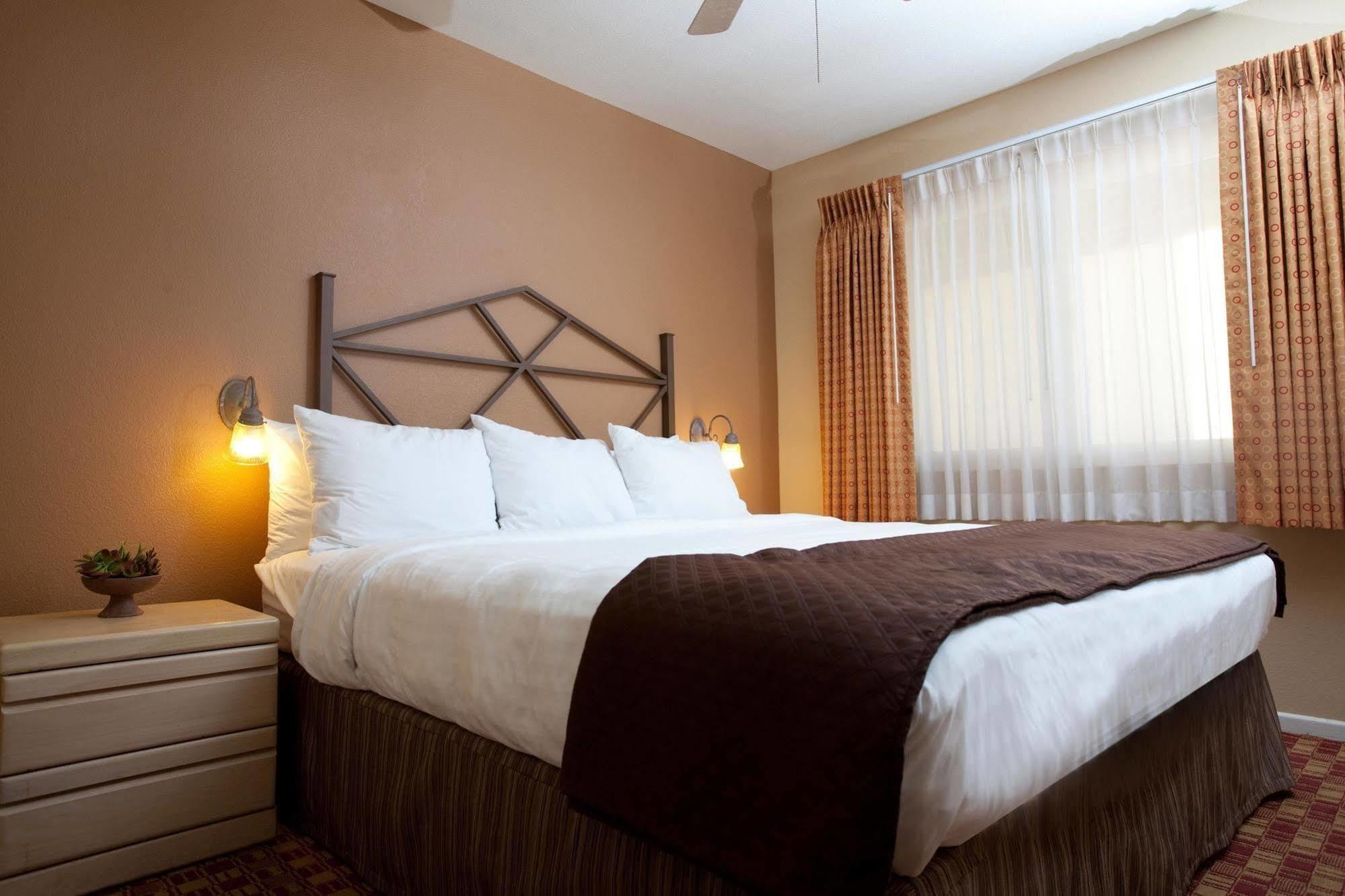Red Lion Inn & Suites Cathedral City Palm Springs المظهر الخارجي الصورة