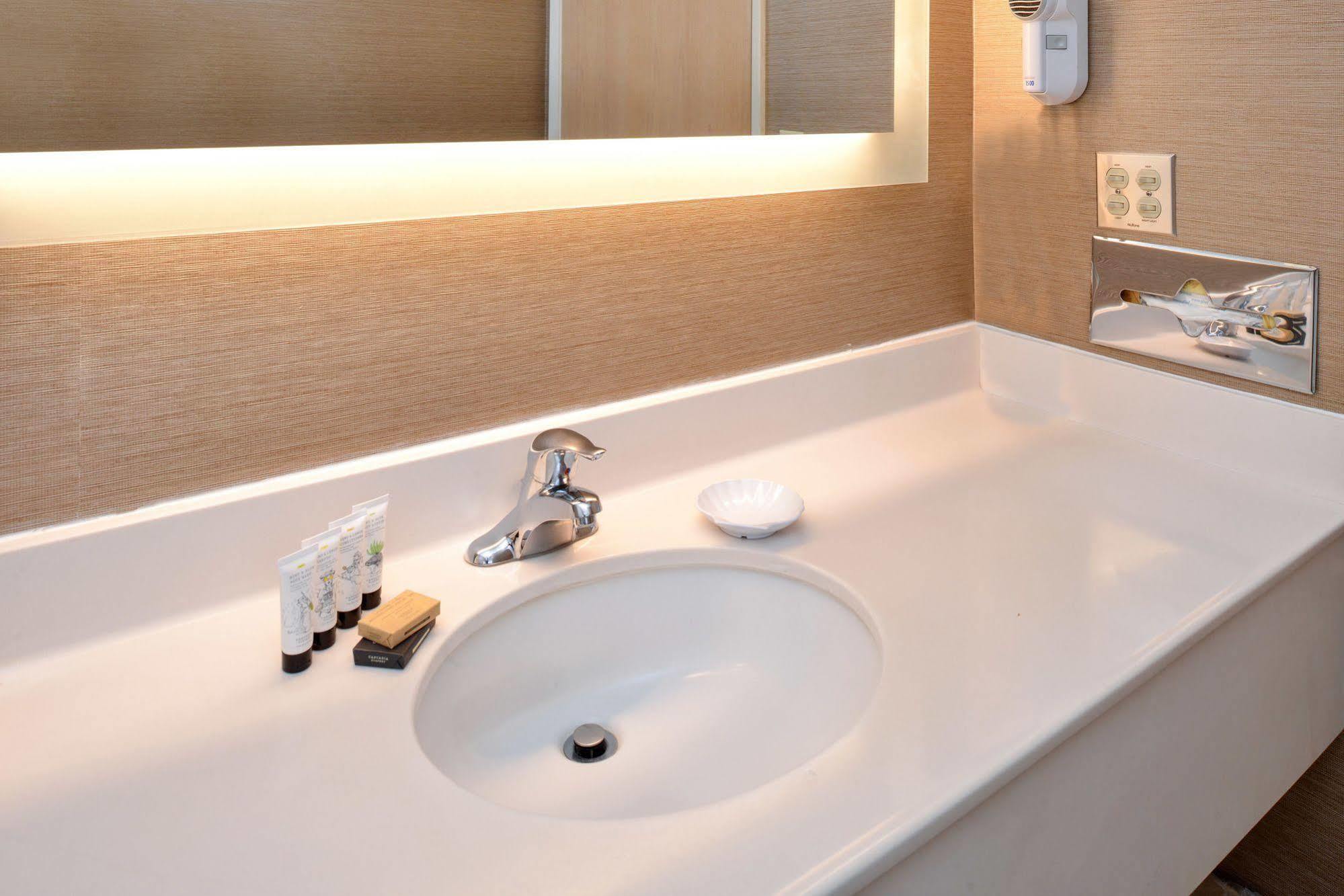 Red Lion Inn & Suites Cathedral City Palm Springs المظهر الخارجي الصورة