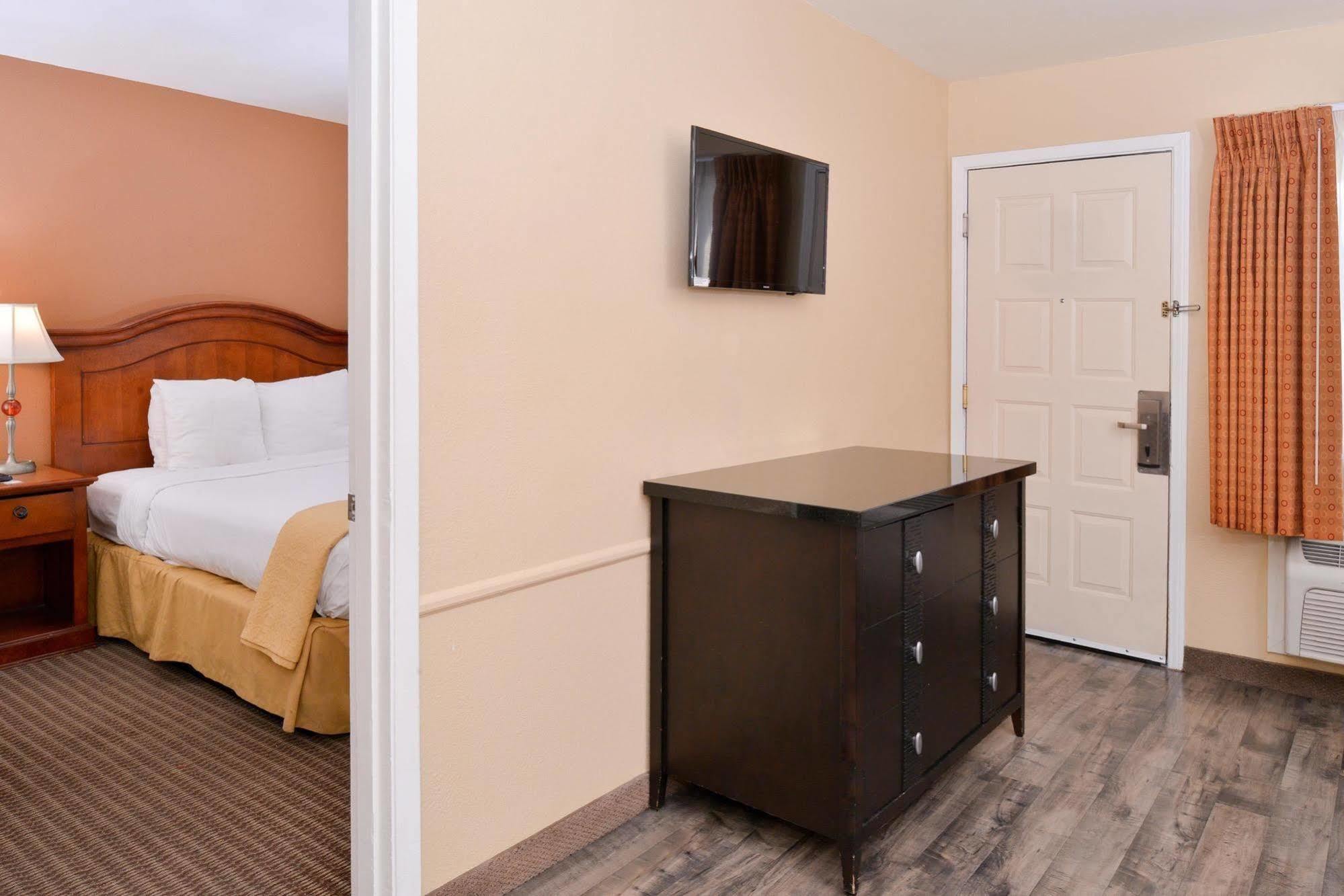 Red Lion Inn & Suites Cathedral City Palm Springs المظهر الخارجي الصورة