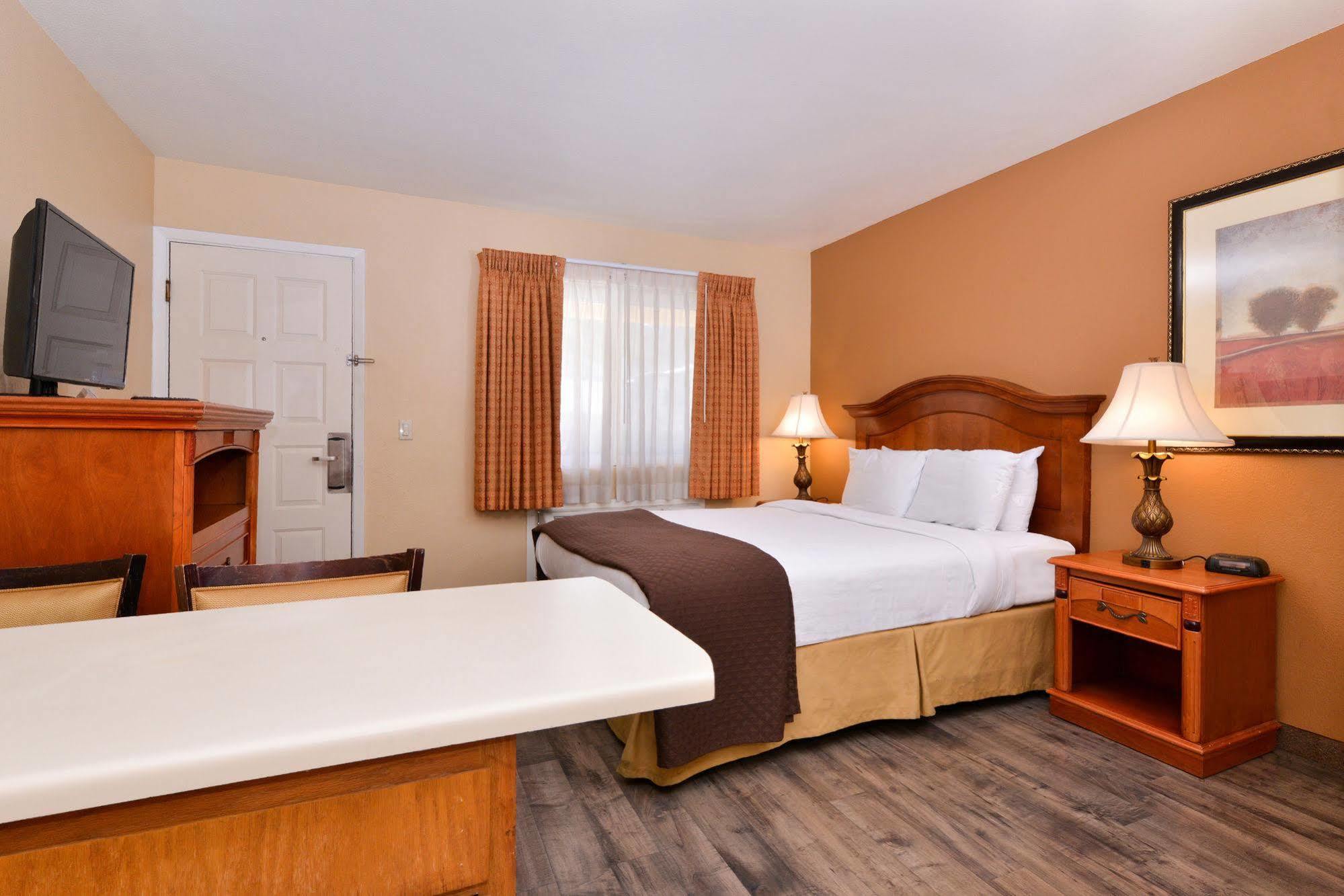 Red Lion Inn & Suites Cathedral City Palm Springs المظهر الخارجي الصورة