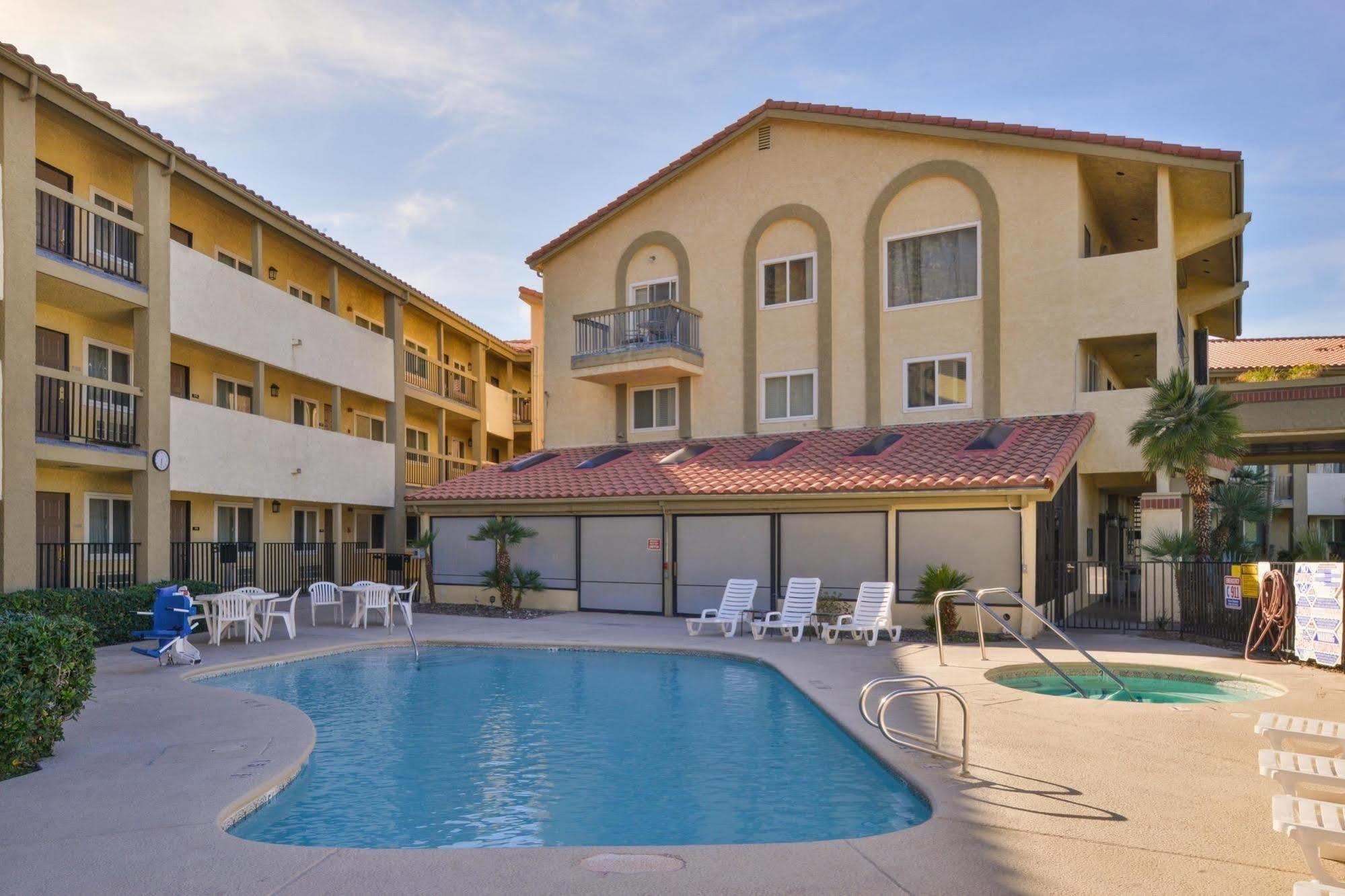 Red Lion Inn & Suites Cathedral City Palm Springs المظهر الخارجي الصورة