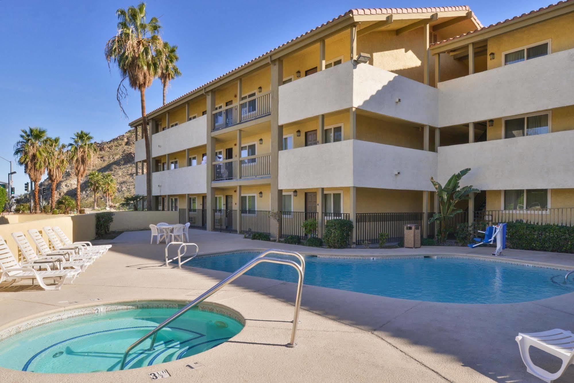 Red Lion Inn & Suites Cathedral City Palm Springs المظهر الخارجي الصورة